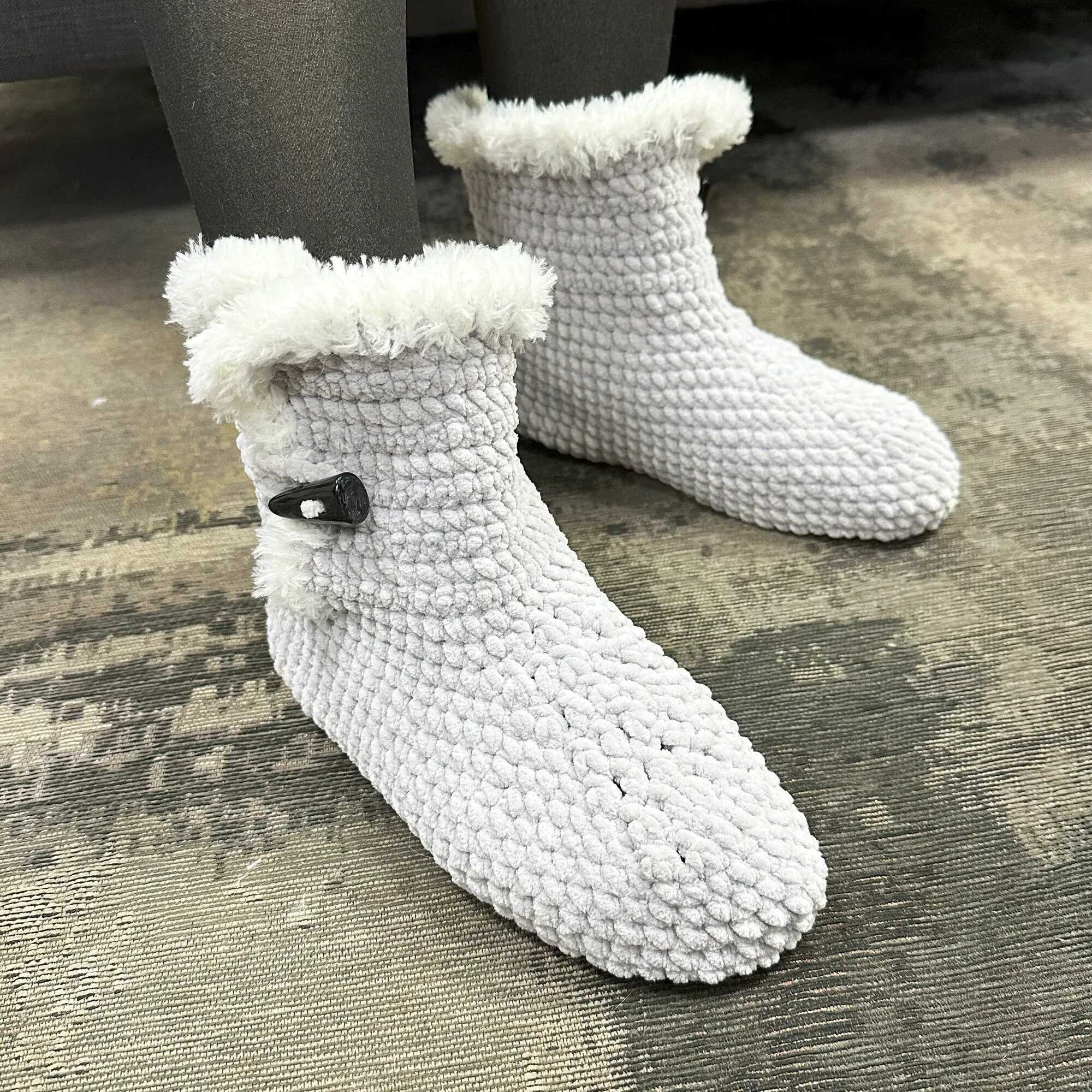 Crochet House Slipper pattern, US standard terms, Skill level beginner