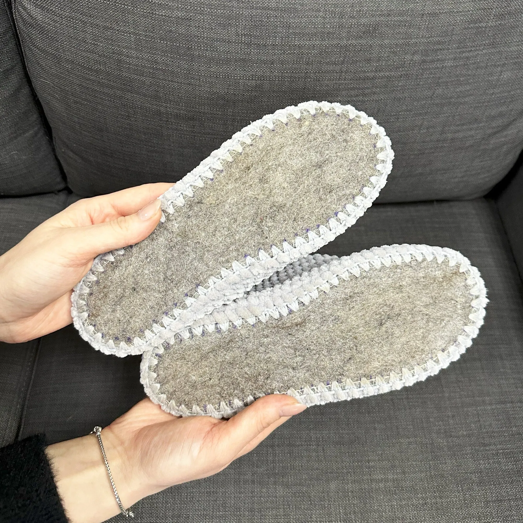 Crochet House Slipper pattern, US standard terms, Skill level beginner
